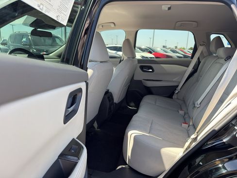 Certified 2025 Nissan Rogue SV AWD/4WD image 29
