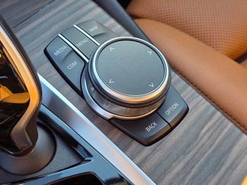 Used 2022 BMW 530i xDrive w/ Convenience Package AWD/4WD image 39