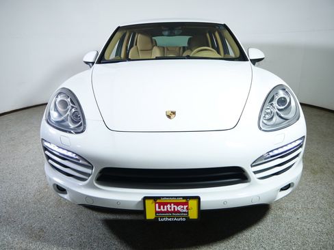 Used 2014 Porsche Cayenne AWD/4WD image 2