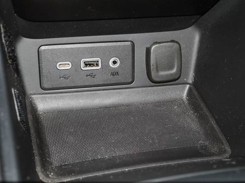 Used 2023 GMC Terrain SLE image 15