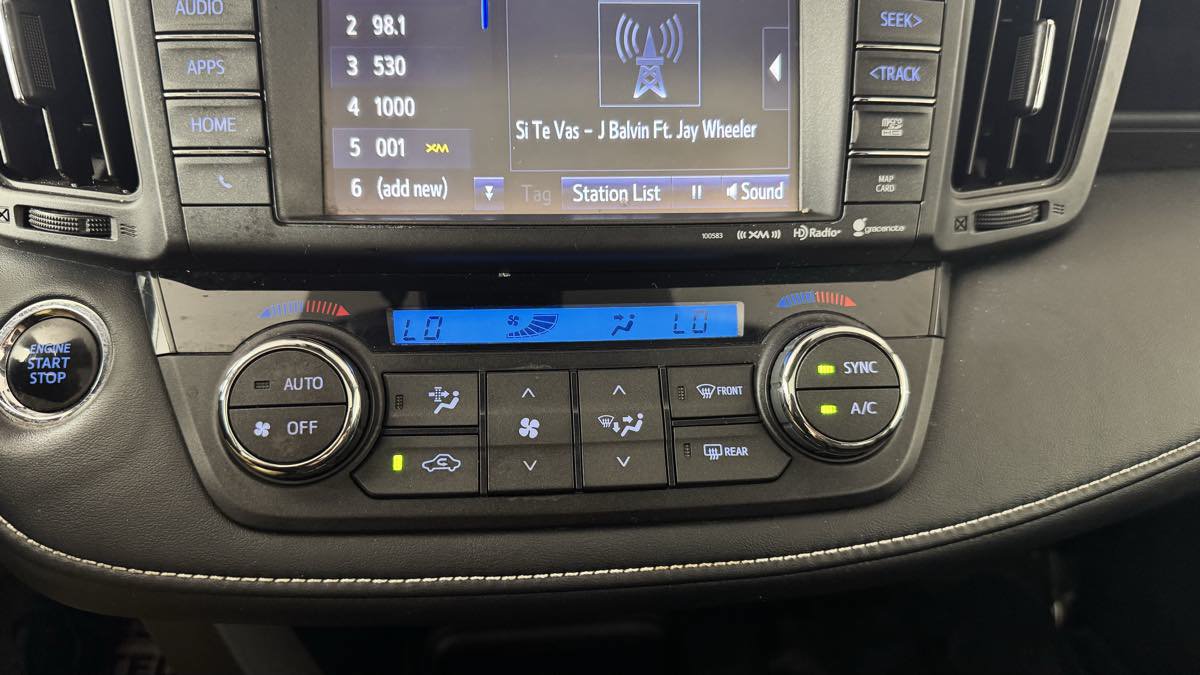 Used 2016 Toyota RAV4 Limited AWD/4WD image 27