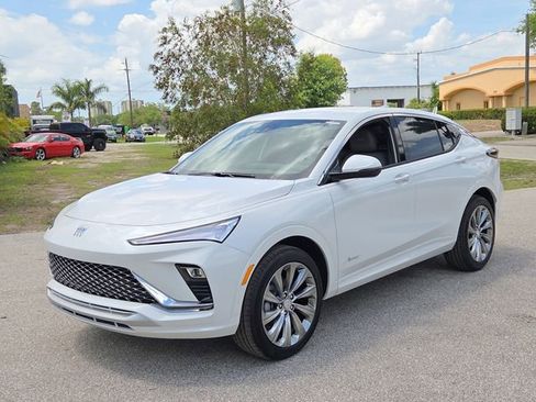 New 2026 Buick Envista Avenir FWD image 2
