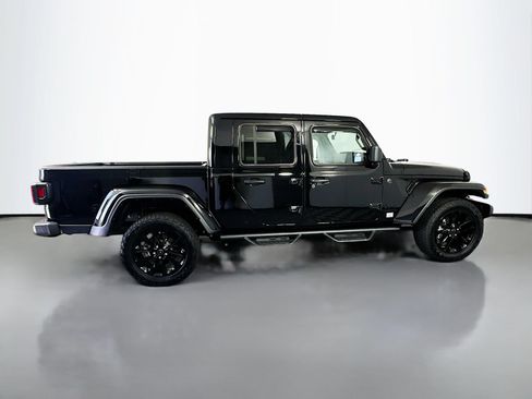 Used 2025 Jeep Gladiator Sport AWD/4WD image 8