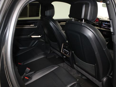 Used 2024 Porsche Cayenne Coupe AWD/4WD image 31