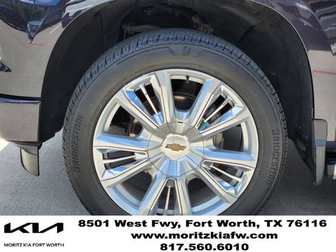 Used 2023 Chevrolet Silverado 1500 High Country w/ High Country Premium Package AWD/4WD image 9