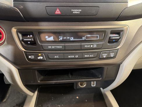 Used 2020 Honda Pilot LX image 19