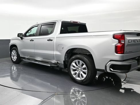 Used 2020 Chevrolet Silverado 1500 Custom w/ Custom Value Package image 3