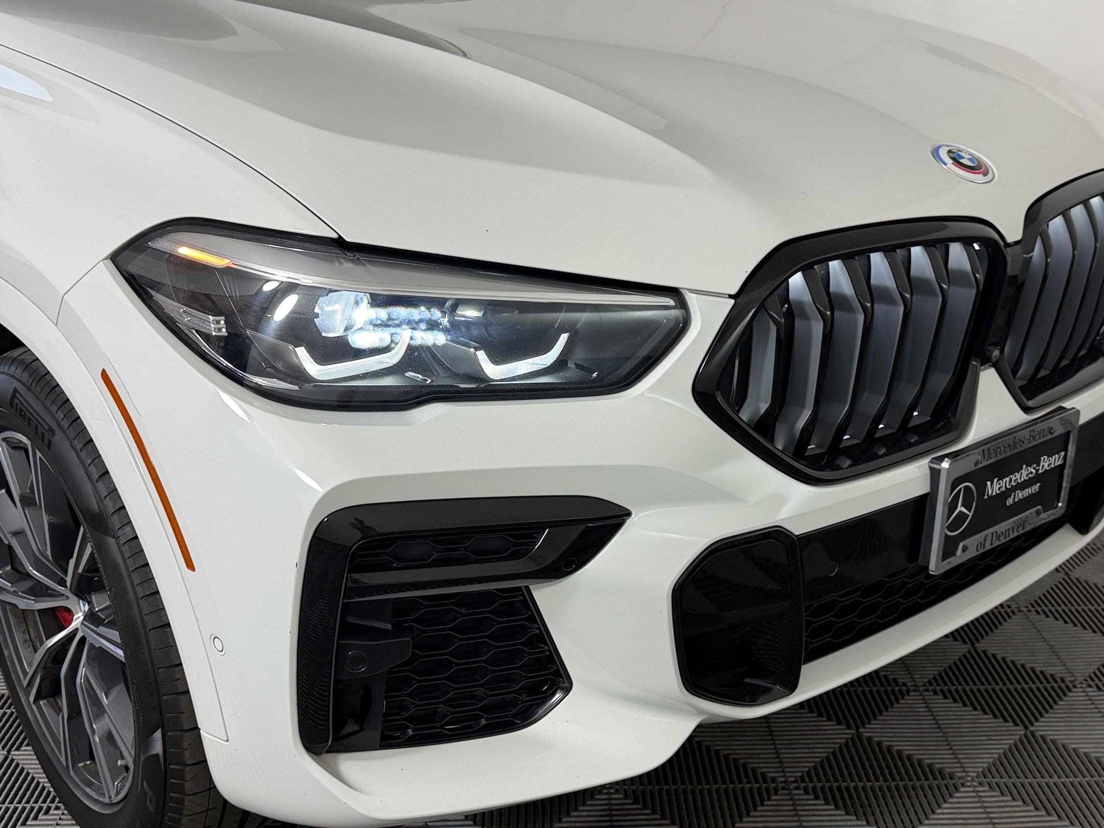 Used 2022 BMW X6 xDrive40i w/ M Sport Package AWD/4WD image 12