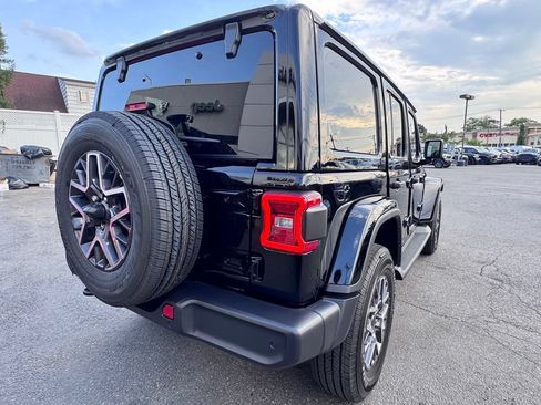 New 2026 Jeep Wrangler Unlimited Sahara AWD/4WD image 7