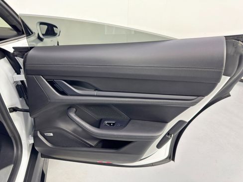 Used 2020 Porsche Taycan Turbo image 48