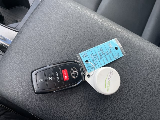 Used 2025 Toyota Camry SE FWD image 18