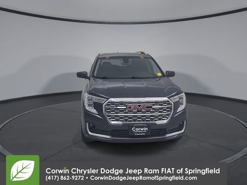 Used 2022 GMC Terrain Denali w/ Denali Premium Package image 5