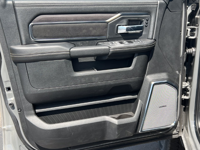 New 2026 RAM 2500 Laramie AWD/4WD image 18