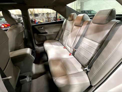 Used 2015 Toyota Camry XLE image 20