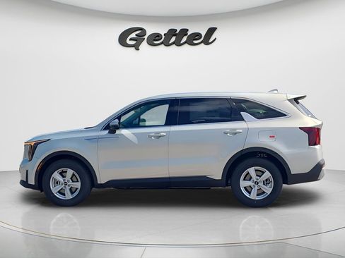 New 2026 Kia Sorento LX FWD image 8