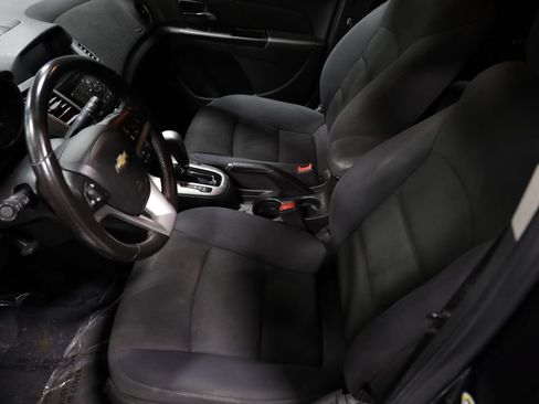 Used 2014 Chevrolet Cruze LT w/ Technology Package FWD image 14