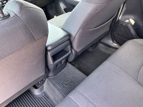 Used 2021 Toyota RAV4 LE AWD/4WD image 15
