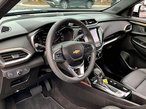 Used 2021 Chevrolet TrailBlazer ACTIV w/ Sun and Liftgate Package image 17