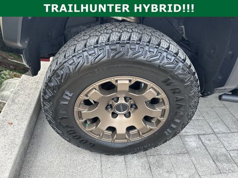 Used 2025 Toyota Tacoma 4x4 Double Cab Hybrid image 8