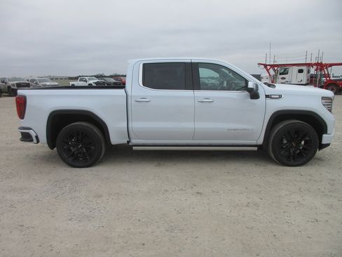 New 2026 GMC Sierra 1500 Denali w/ Denali Reserve Package image 3