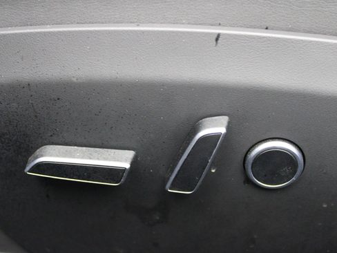 Used 2021 Tesla Model S Plaid image 34