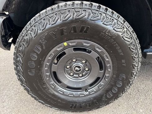 New 2025 Ford Bronco Badlands w/ Sasquatch Package AWD/4WD image 12