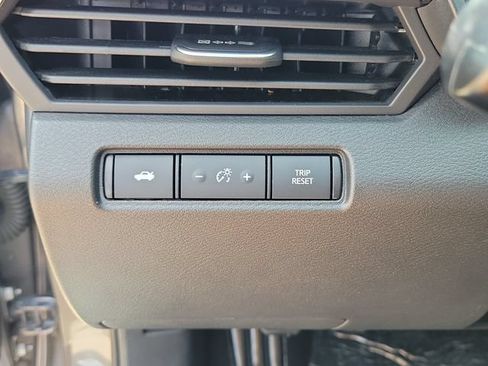Used 2025 Nissan Altima 2.5 SV FWD image 17