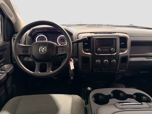 Used 2018 RAM 2500 Tradesman w/ Chrome Appearance Group image 18