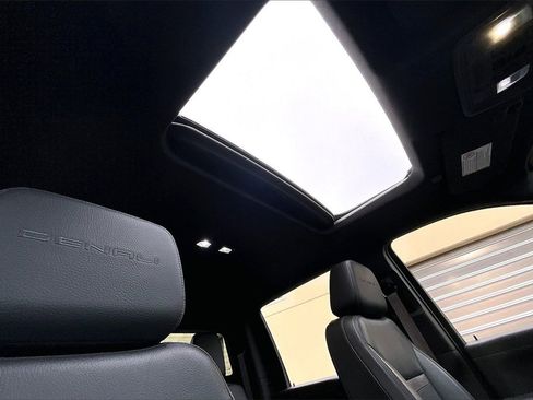 Used 2023 GMC Sierra 3500 Denali w/ Denali Ultimate Package image 22