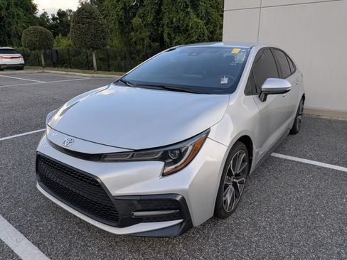 Used 2022 Toyota Corolla SE FWD image 2