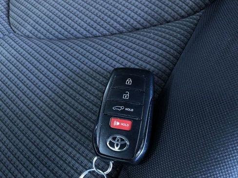 Certified 2024 Toyota Highlander LE image 34