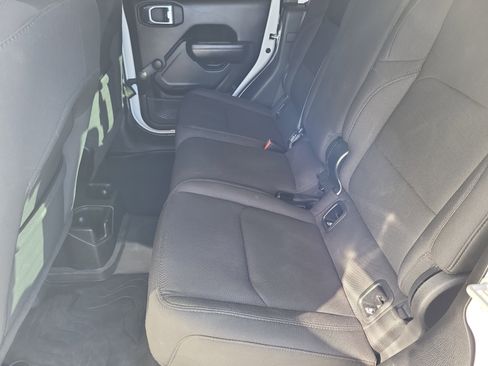 Used 2023 Jeep Gladiator Sport image 23