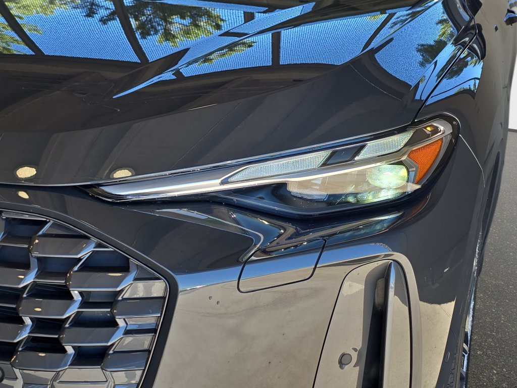 Used 2025 Audi Q5 Premium w/ Convenience Package AWD/4WD image 32