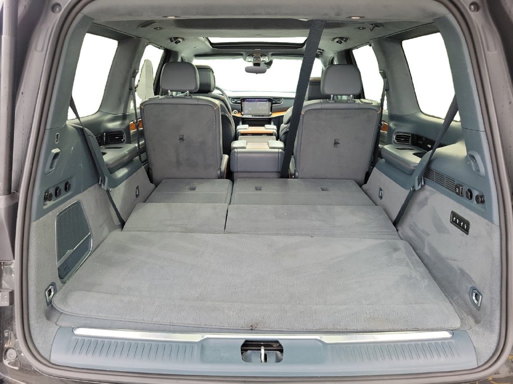 Used 2023 Jeep Grand Wagoneer Series II AWD/4WD image 29
