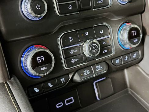 Used 2021 GMC Yukon AT4 image 18