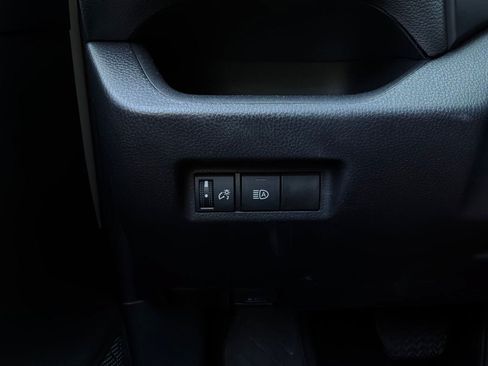Used 2025 Toyota RAV4 XLE FWD image 24