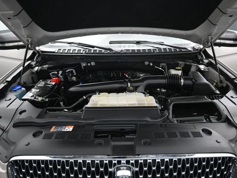Used 2024 Lincoln Navigator L Reserve AWD/4WD image 41