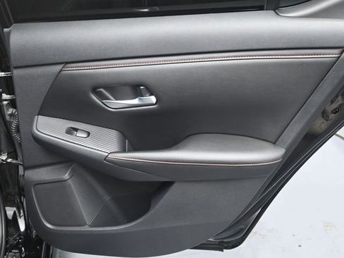 Used 2024 Nissan Sentra SR w/ SR Premium Package image 30