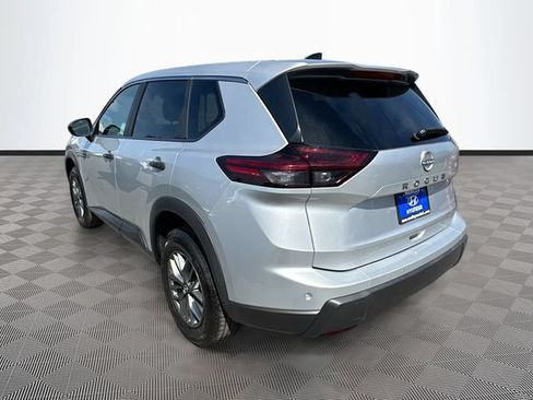 Used 2024 Nissan Rogue S FWD image 5