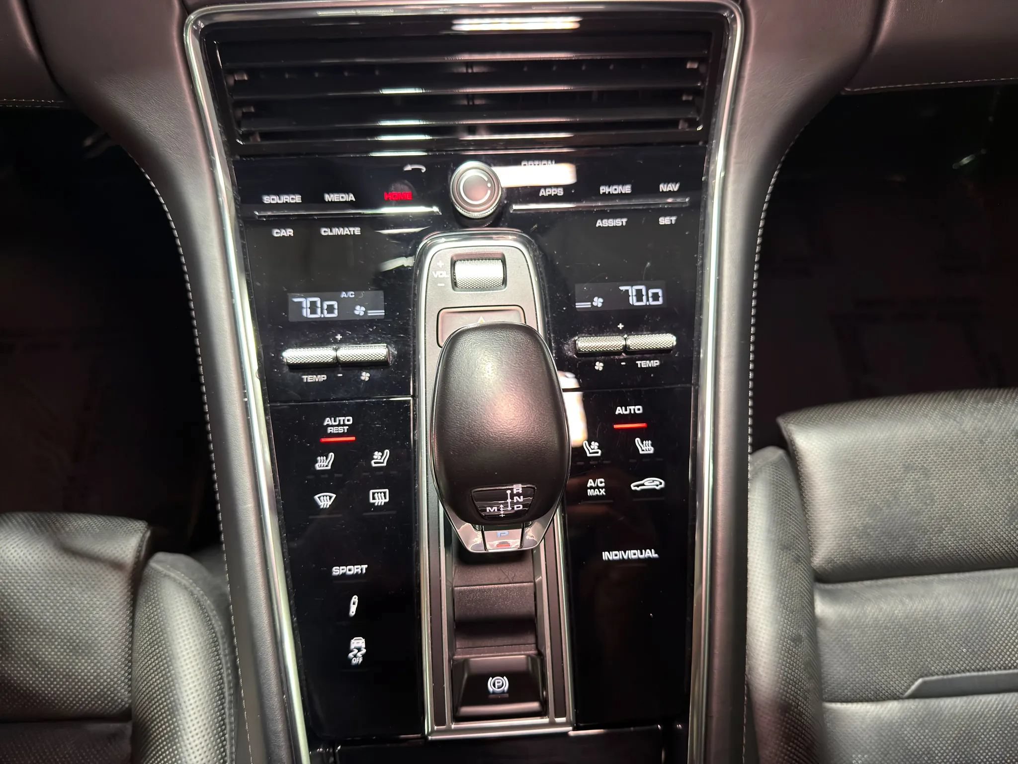 Used 2020 Porsche Panamera 4S w/ Premium Package Plus AWD/4WD image 26