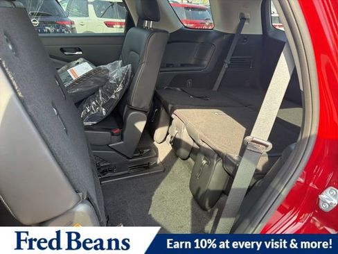 New 2026 Nissan Pathfinder SL image 9