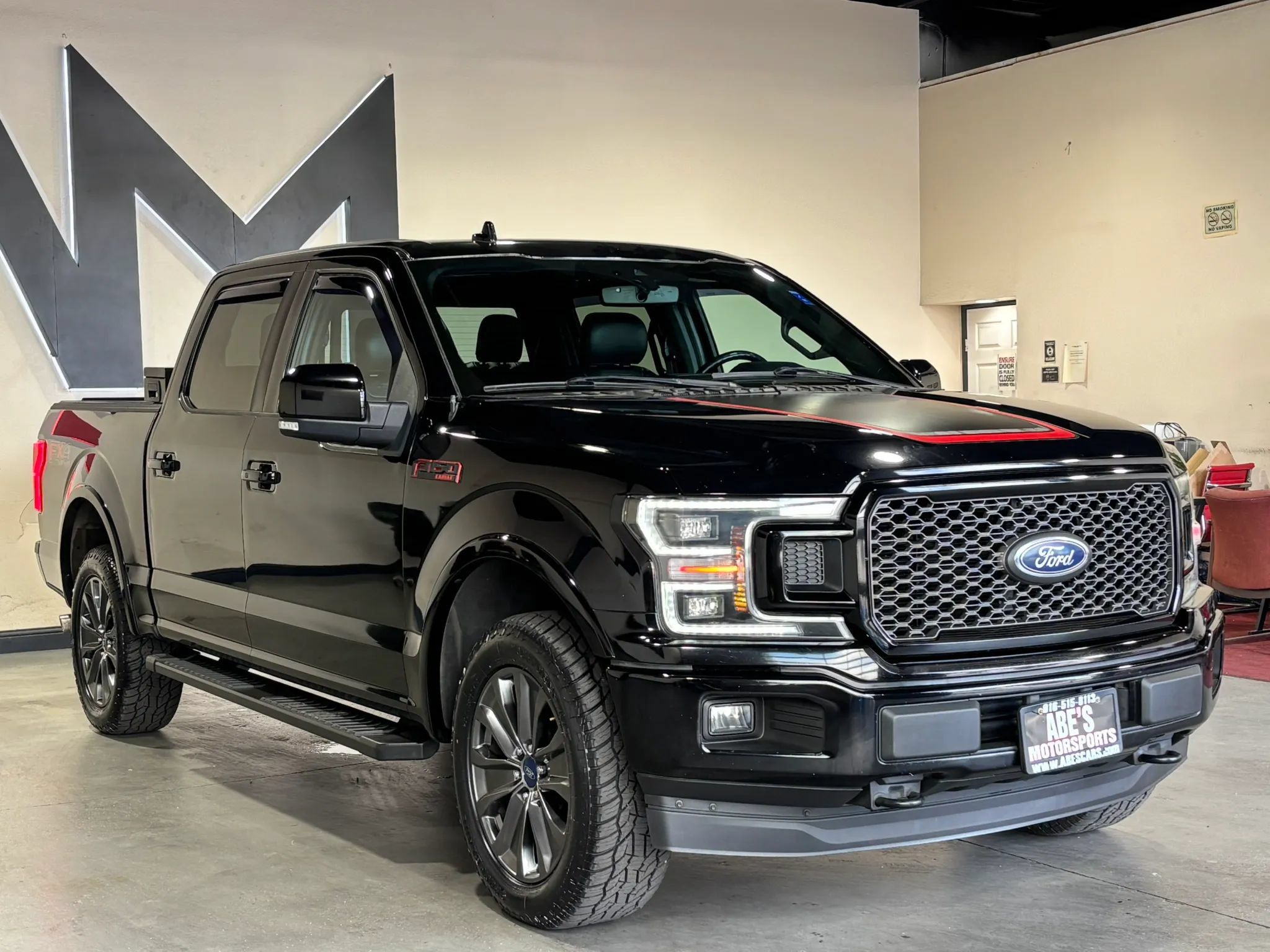 Used 2018 Ford F150 Lariat w/ Equipment Group 502A Luxury AWD/4WD image 3