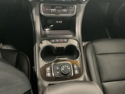 Used 2023 GMC Acadia AT4 w/ Technology Package image 15