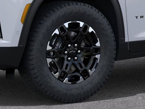 New 2027 Chevrolet Traverse Z71 w/ Enhanced Driving Package AWD/4WD image 9