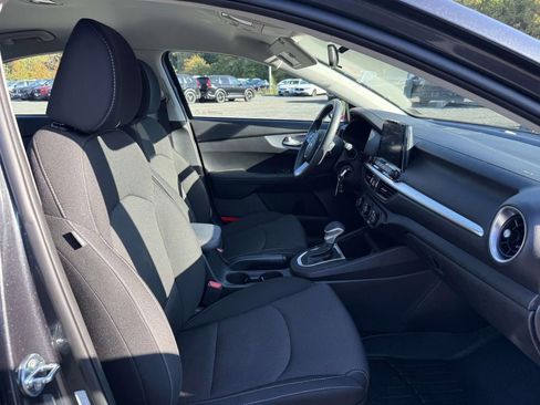 Used 2023 Kia Forte LXS image 13
