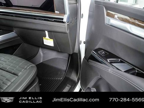 Used 2026 Cadillac Escalade ESV Platinum Sport w/ LPO, ONYX Package AWD/4WD image 26