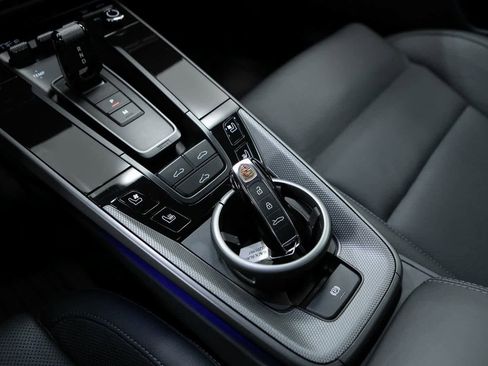 Certified 2021 Porsche 911 Carrera image 24