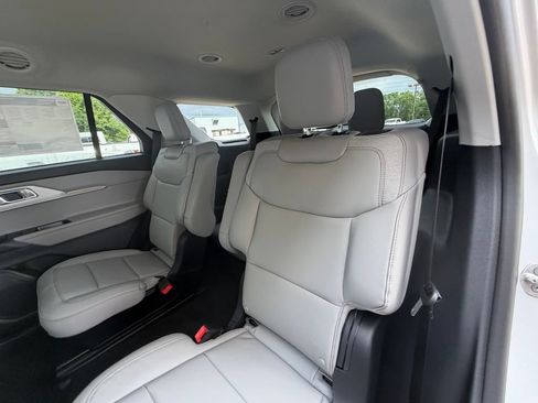 New 2026 Ford Explorer Active w/ Active Comfort Package RWD image 18