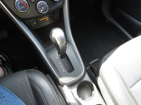 Used 2022 Chevrolet Trax LT AWD/4WD image 23
