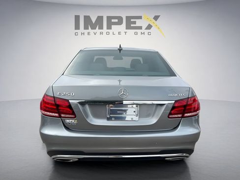 Used 2014 Mercedes-Benz E 250 BlueTEC Sedan image 5